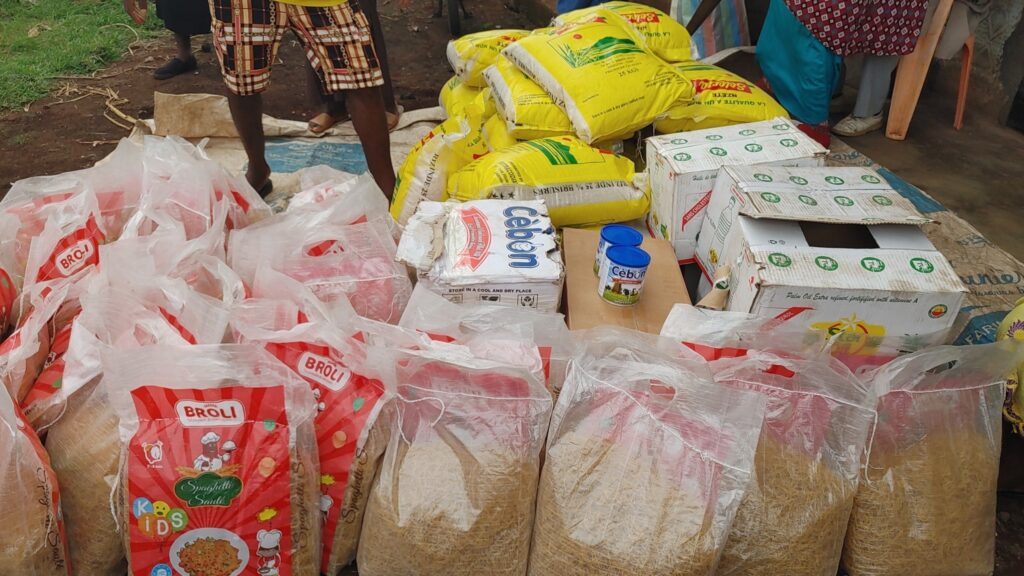 Distribution de vivres au village de Farabougou, Mali